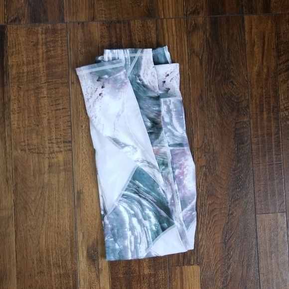 White Watercolor Print Leggings - Picture 2 of 5